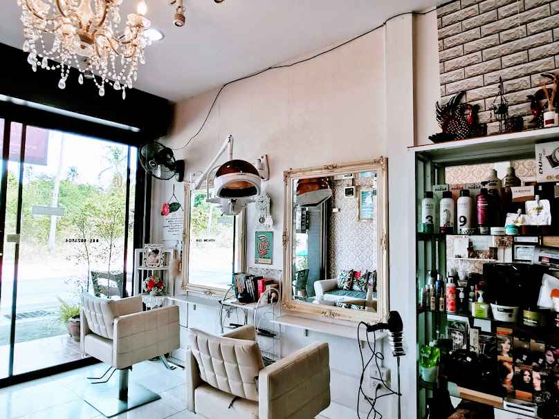 Nana's Hair & Beauty Salon - 4