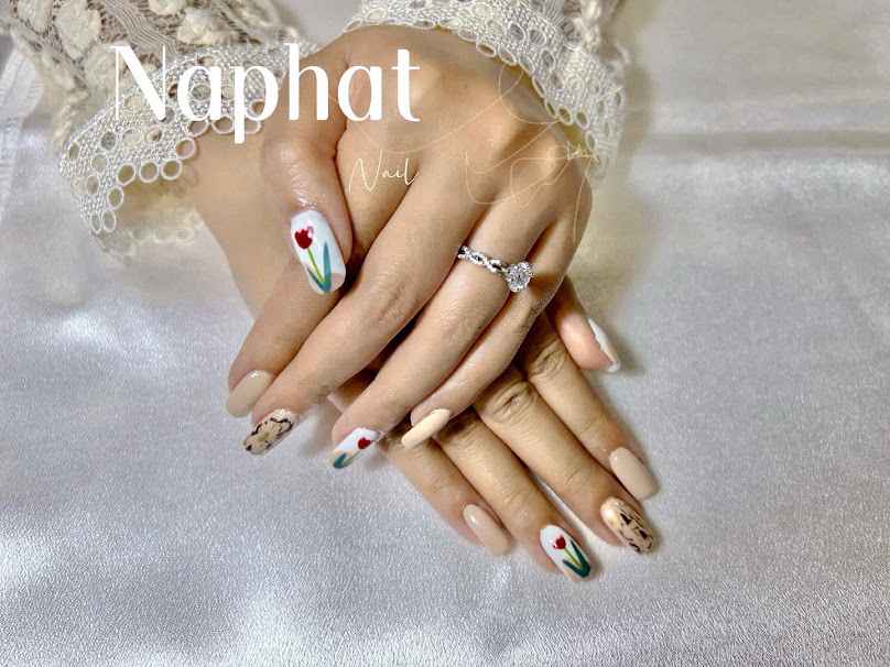 Naphat nail