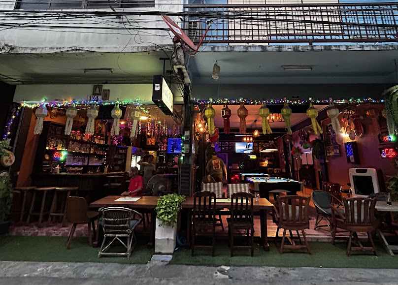 Nat's Pub - 3