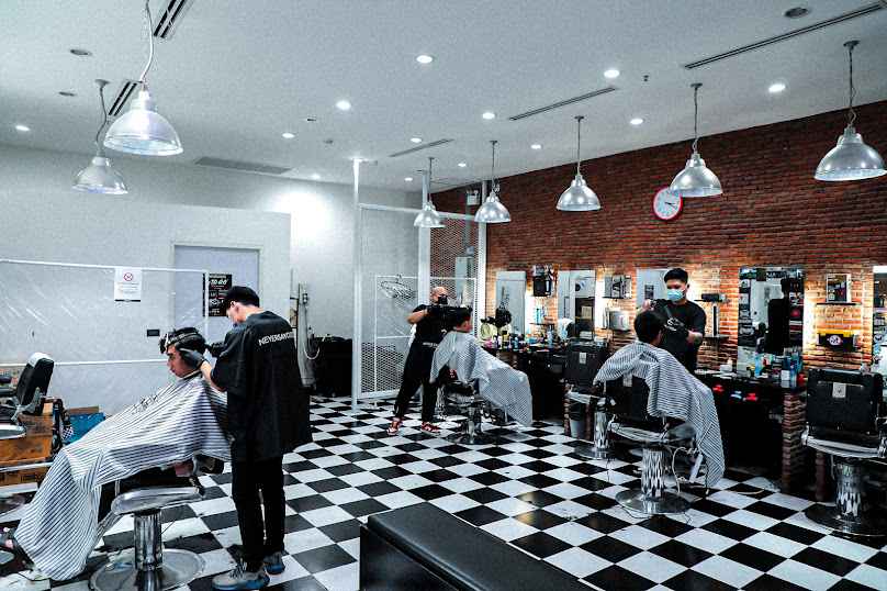NEVERSAYCUTZ เซ็นทรัล ปิ่นเกล้า (Central Pinklao) - 4