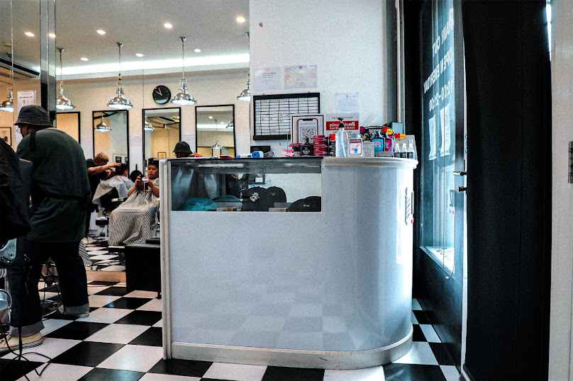 NEVERSAYCUTZ เมืองทอง (Muang Thong) - 4