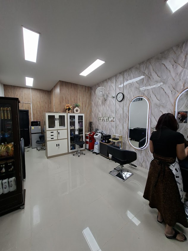 NICK HAIR DESIGN ( ร้านทำผมในจอมพระ )