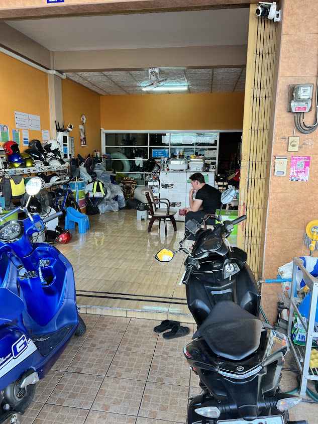 NIMMAN13 RENTAL CAR&MOTORCYCLE รถเช่าเชียงใหม่ 摩托车出租 - 4