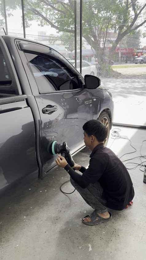 Nine Nine Car Protection Center ศูนย์บริการติดฟิล์มใสกันรอย เคลือบแก้ว - 3