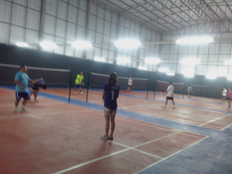 Ozone Badminton & ร้านอาบน้ำตัดขนสุนัข