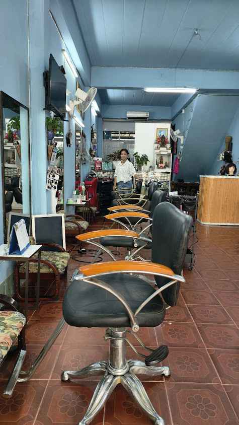 PARINYA HAIR ACADEMY (ปริญญา แฮร์ อะคาเดมี) - 2