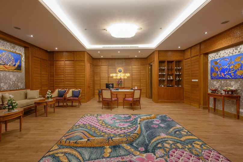 Peak Spa & Beauty Salon - 3