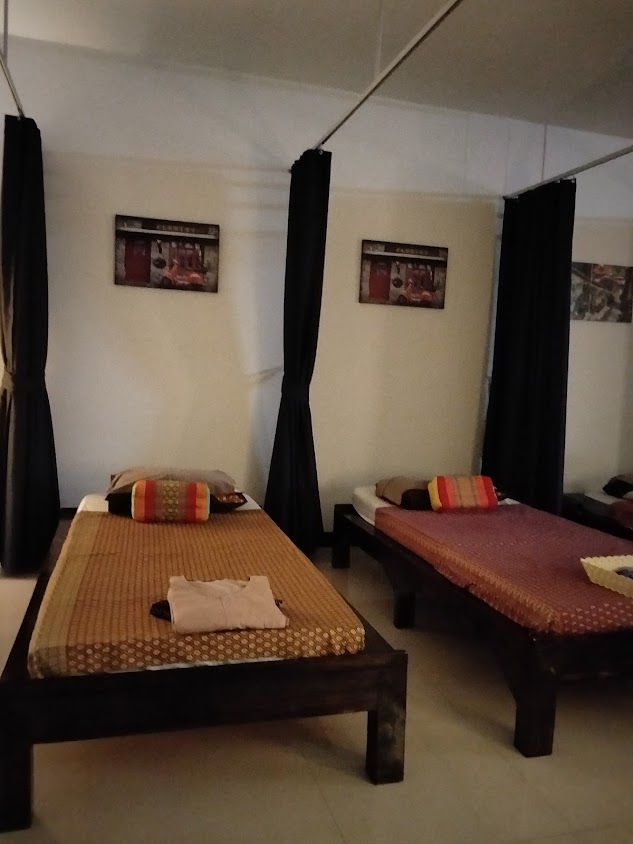 Phakamong thai massage 22-22
