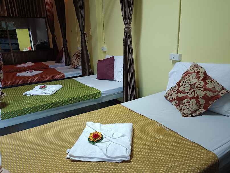 Phatsorn thai massage