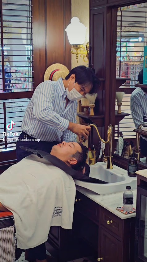 Pheen Barber Shop at Food Villa Ratchapruek - 3