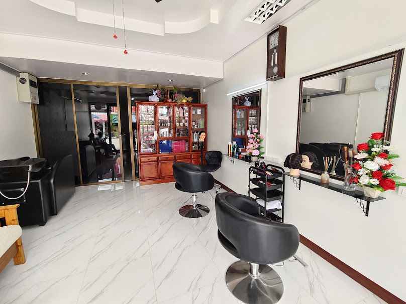 Pohn Salon - 4