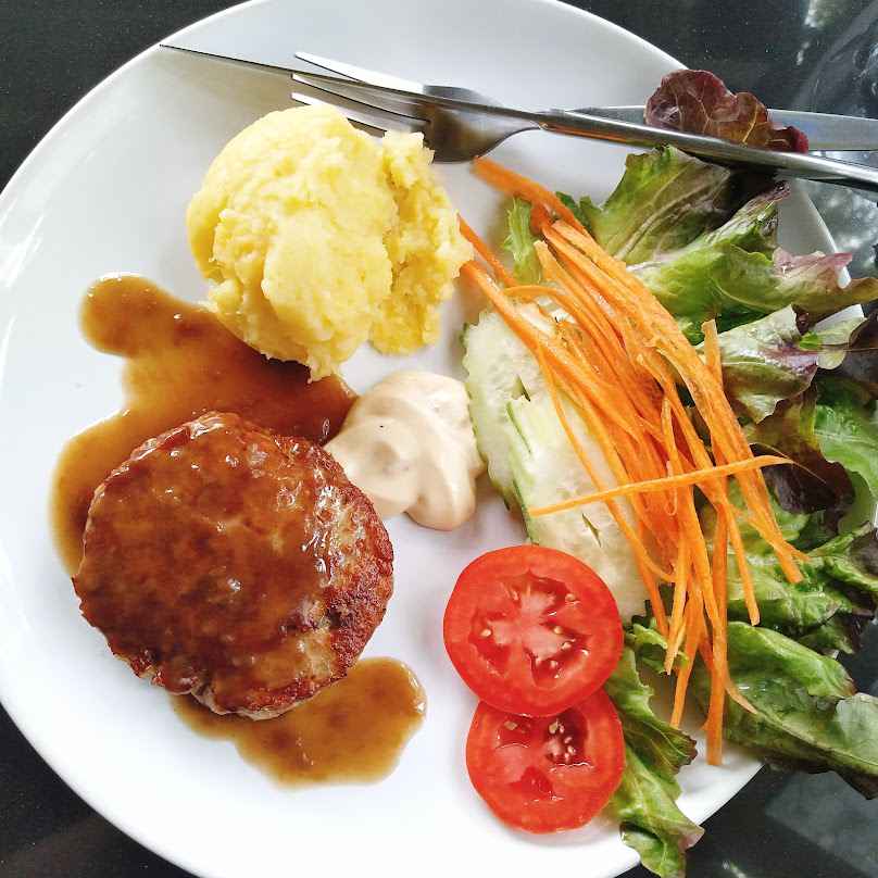 Praw & Plean Green House Cafe - 4