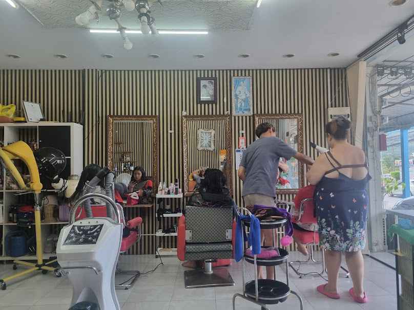 Procut Hair Studio - 4