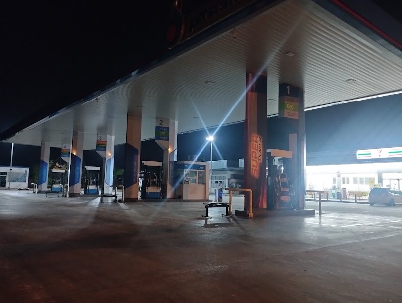 PTT Station ปตท.แยกจุรีเวช (น้ำมัน+EV) ธนพล พีทีที ออยล์ - 2