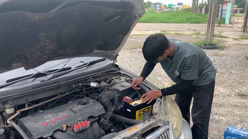 RK Battery สุวินทวงศ์ ฉะเชิงเทรา เปลี่ยนแบตเตอรี่รถยนต์ นอกสถานที่ - 3