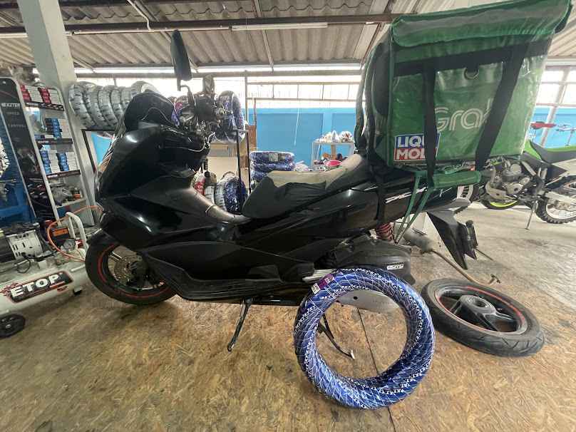 Rollya moto tire - 1