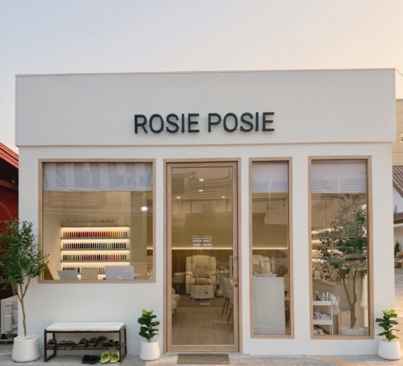 ROSIE POSIE Nails