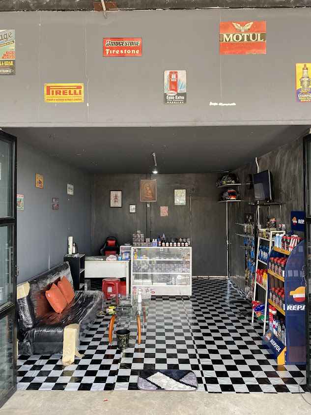 Row house garage - 2