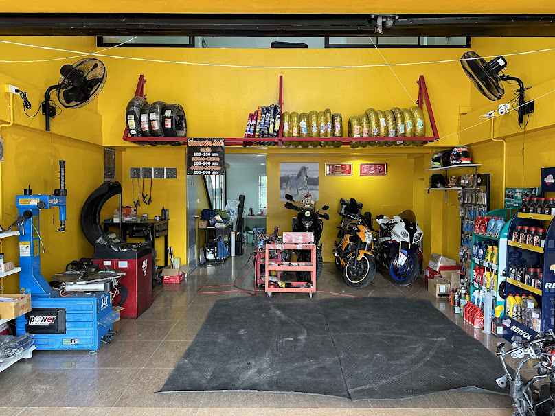 Row house garage - 3