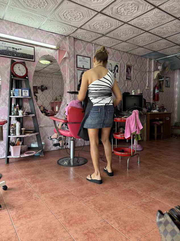 Royal Star hair salon - 1