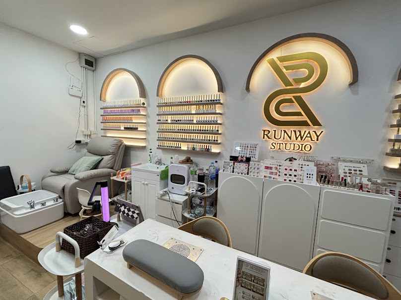 RUNWAY STUDIO Nails Lash & Spa - 4