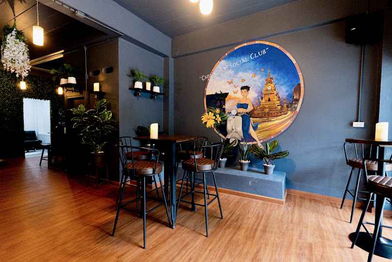Saints Bar & Grill
