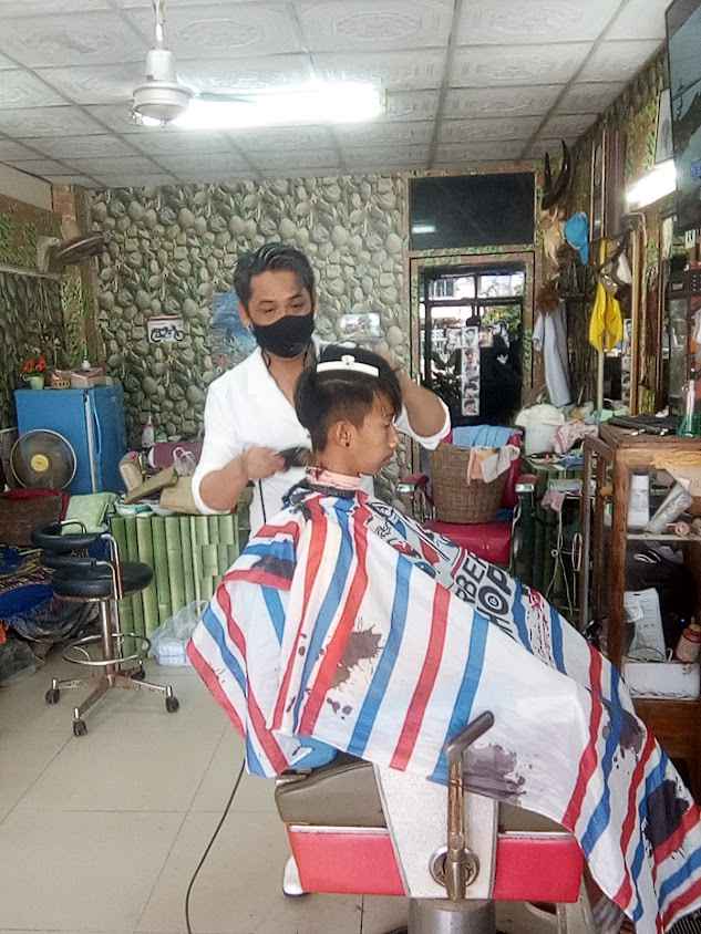 Sam's barber shop - 4