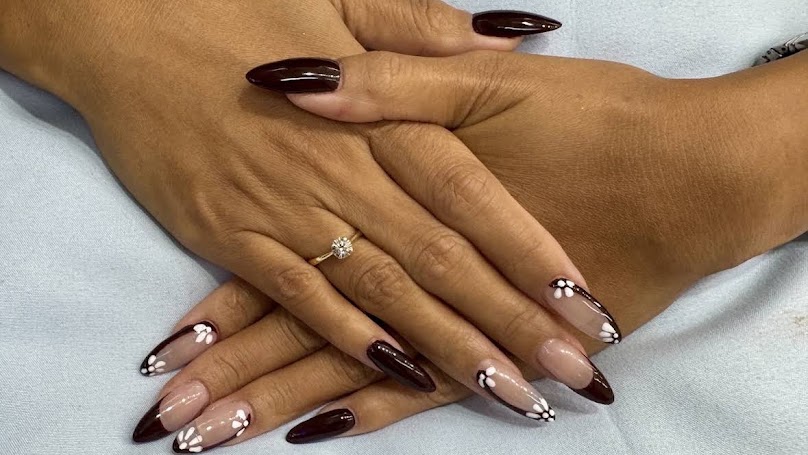 Sa​Vee​ ​Nail​ ​and​ Massage​