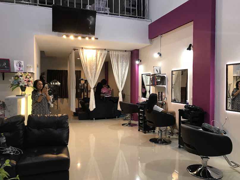 Seventeen salon and Massage - 3