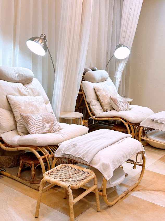 SIX-NATURES ORGANIC NAILS & SPA SALON (Tha Phae Gate) - 2