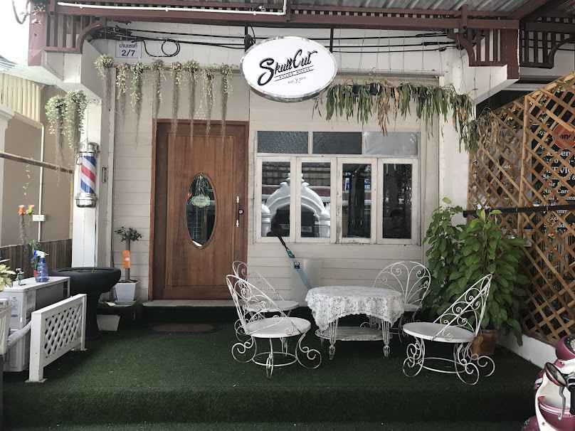 SkullCut Salon House - 1