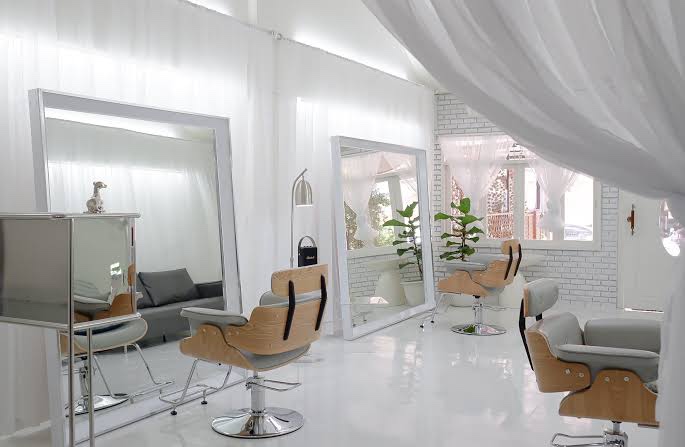 SkullCut Salon House - 4