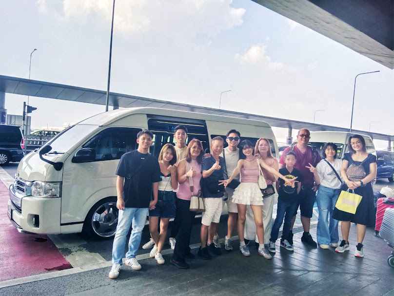 TaxiThaiVanรถเช่าพร้อมคนขับ