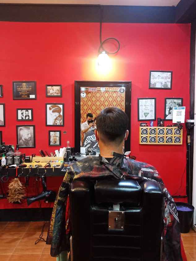 The barber club สาขา 4 ถนนคนเดินปากแพรก - 4