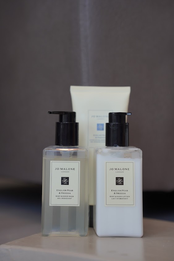 The Essentials Premium Nail and Eyelash Spa
