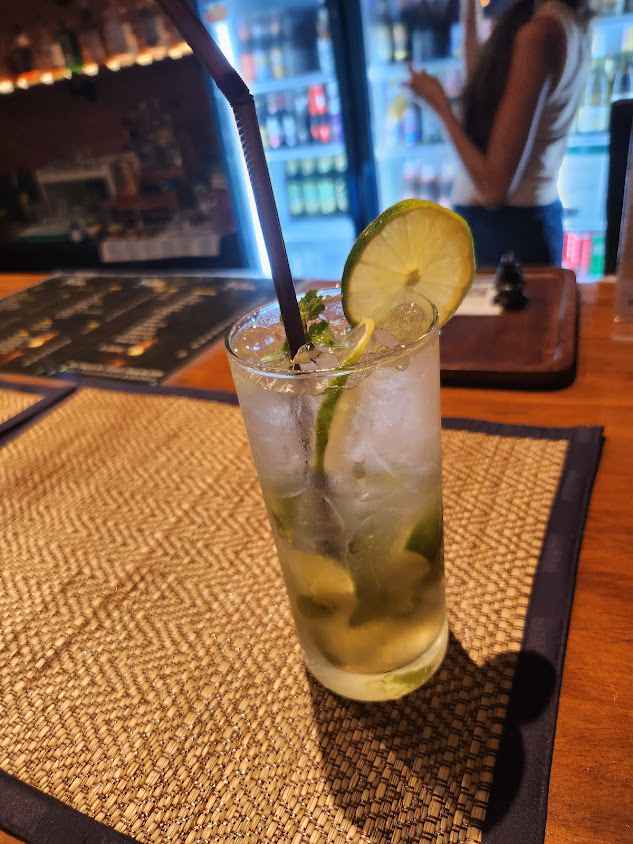 The Globe Bar & Restaurant - 3