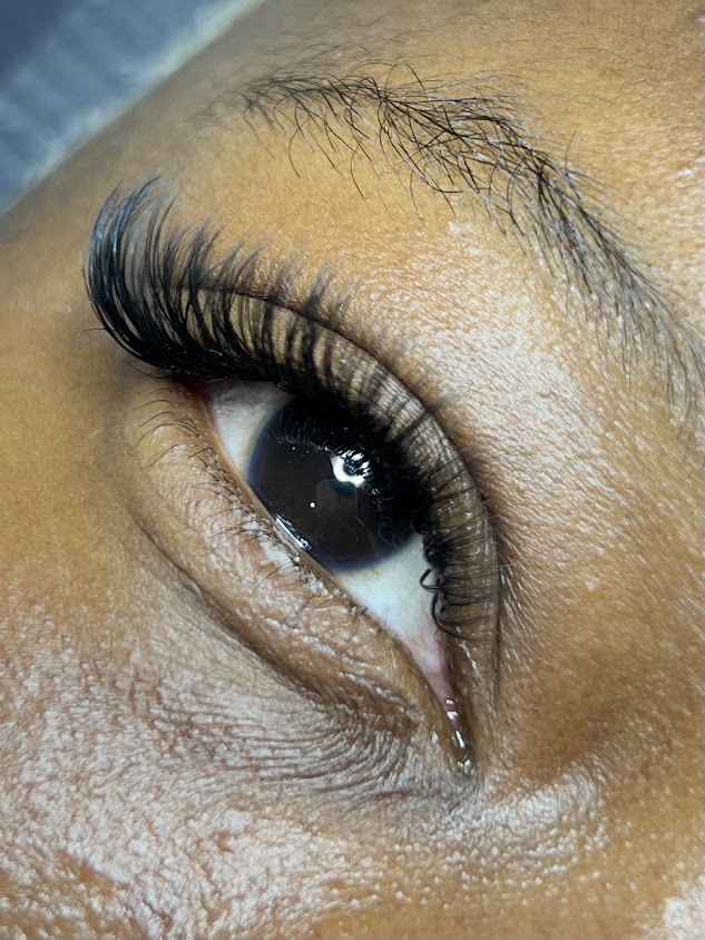 The​ ​moon​ nails​ &​ lashes​ ร้านทำเล็บเชียงใหม่
