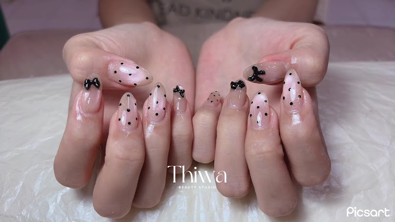 Thiwa beauty studio ทำเล็บ ทาสีเจล ต่อขนตาบนล่าง สปามือเท้า