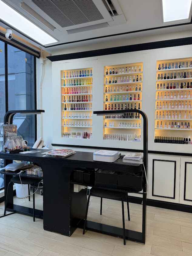 tiara nail•lash•brow