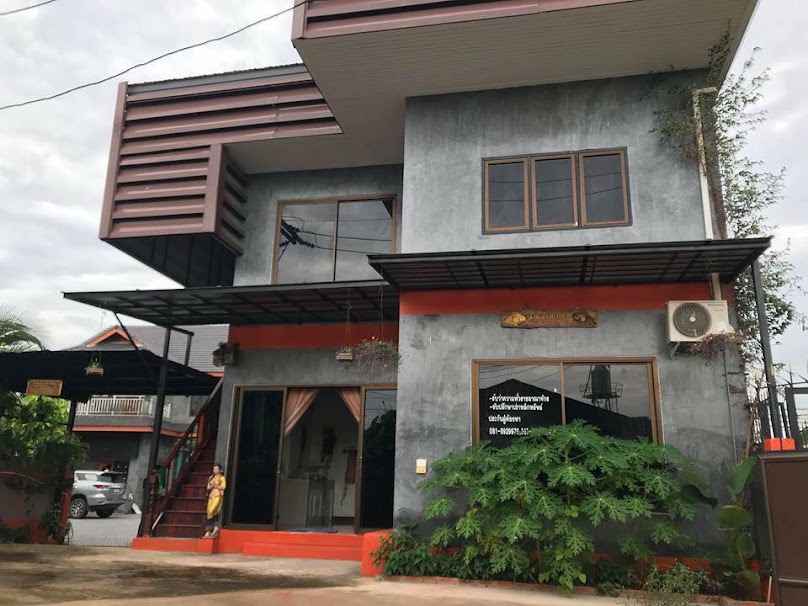 TOMรถเช่าพร้อมคนขับเชียงใหม่