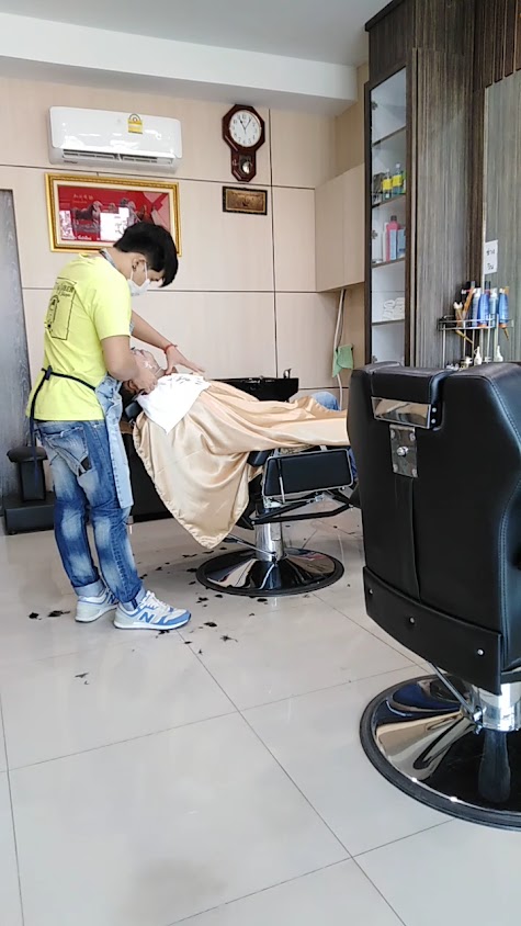 Train Barber Shop - 3