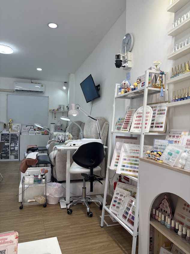 Unnie Nail 언니네일 ร้านทำเล็บ ต่อขนตา เชียงใหม่