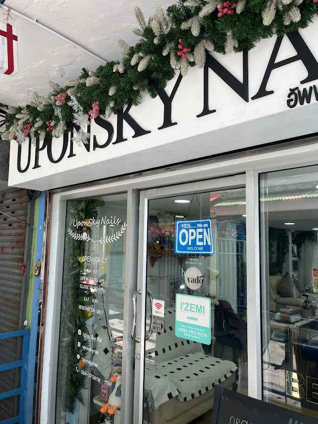 UPONSKYNAIL - 4