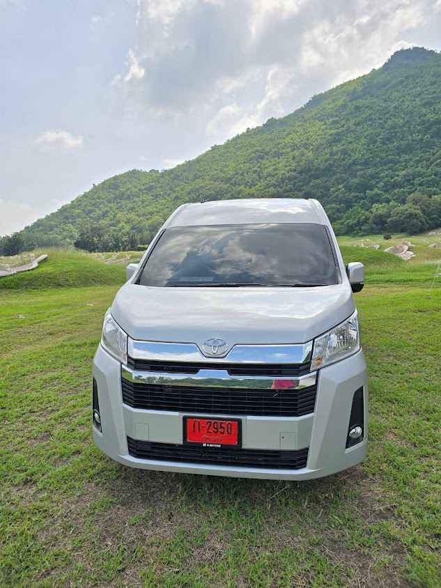 Van with driver for rent by Vi VanVip - 2