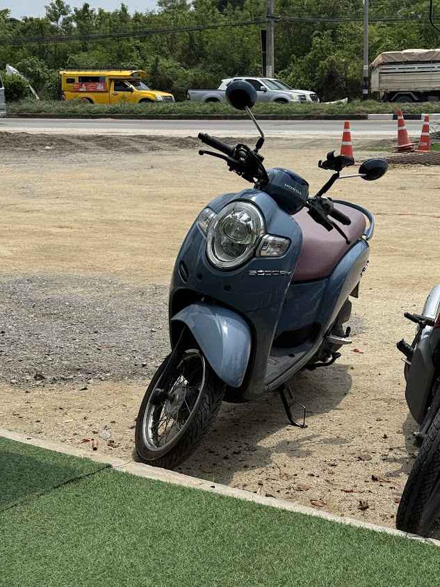 Vanessa's motorbike hire - 2