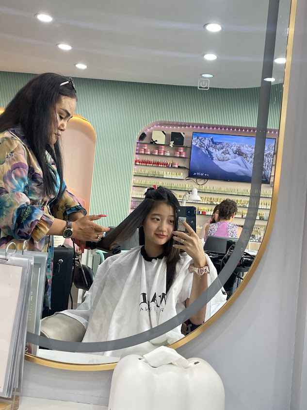 Veladee Salon&Nail Spa เวลาดีซาลอน แอนด์ เนลล์สปา ร้านทำผมอุดรธานี ฝั่งเดียวกับร้านบาริสต้า (ตรงข้ามซอยทางเข้าโลตัสยูดีทาวน์)
