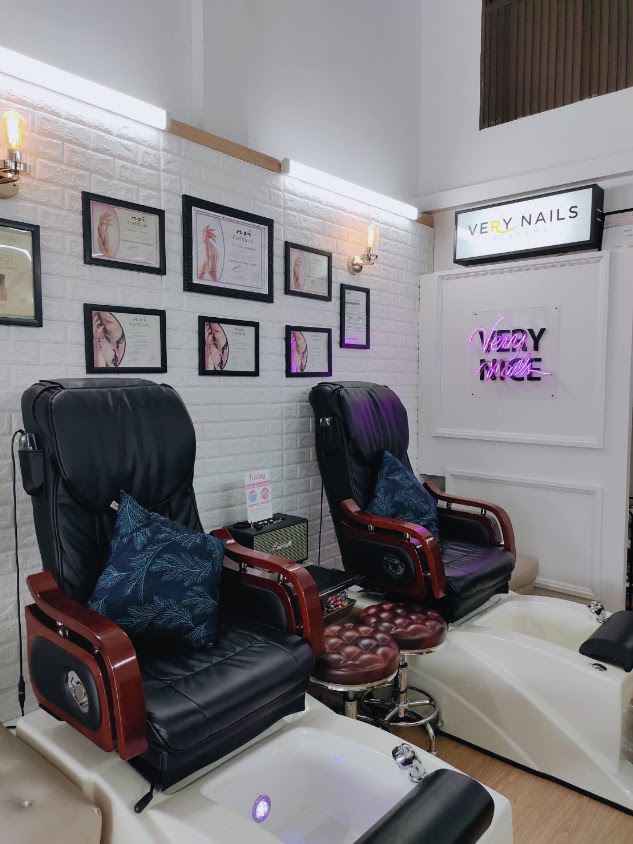 Very Nails Academy