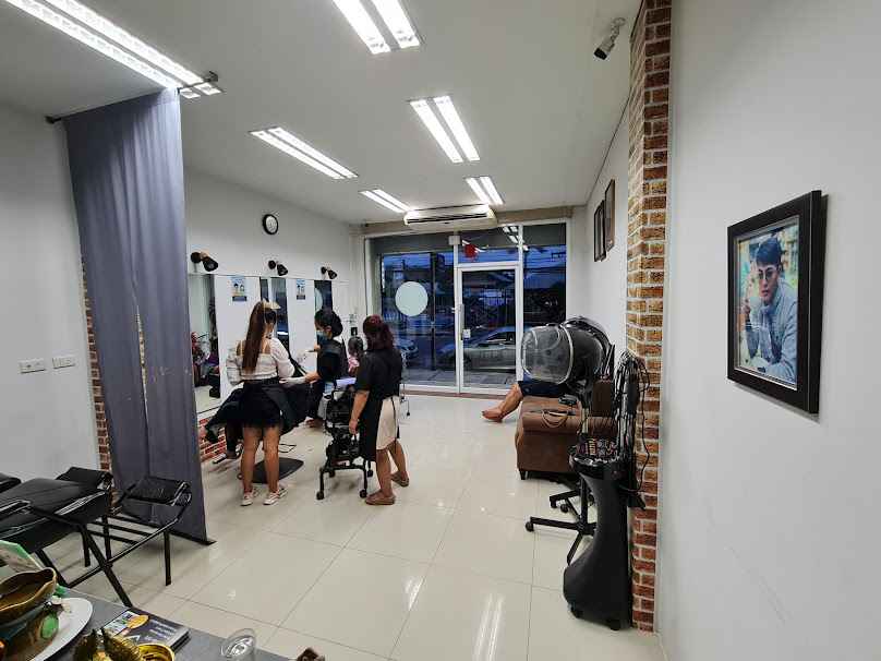 We Hair Salon By Earth สาขาระยอง สายล่าง - 4