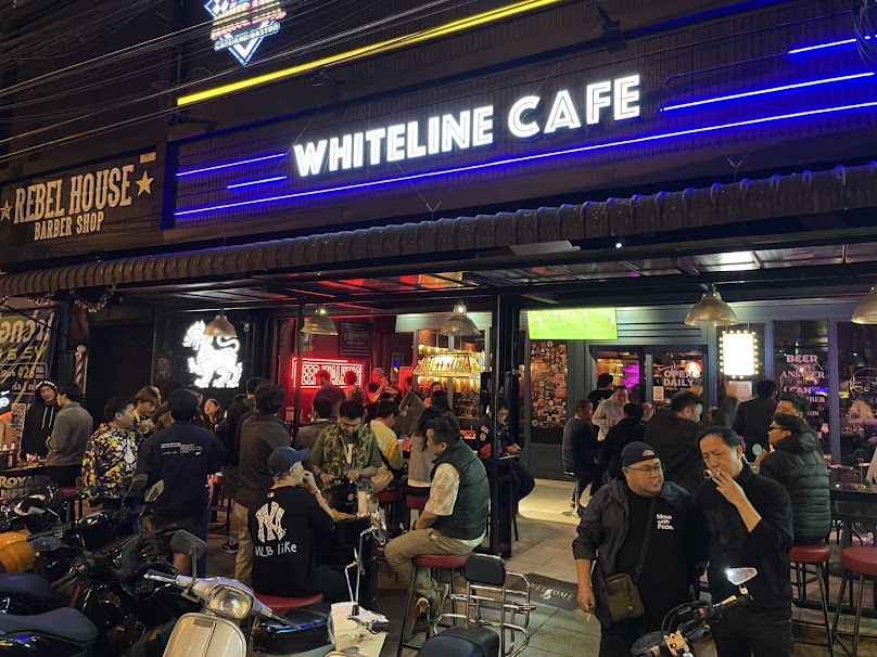 Whiteline Cafe & Gastro