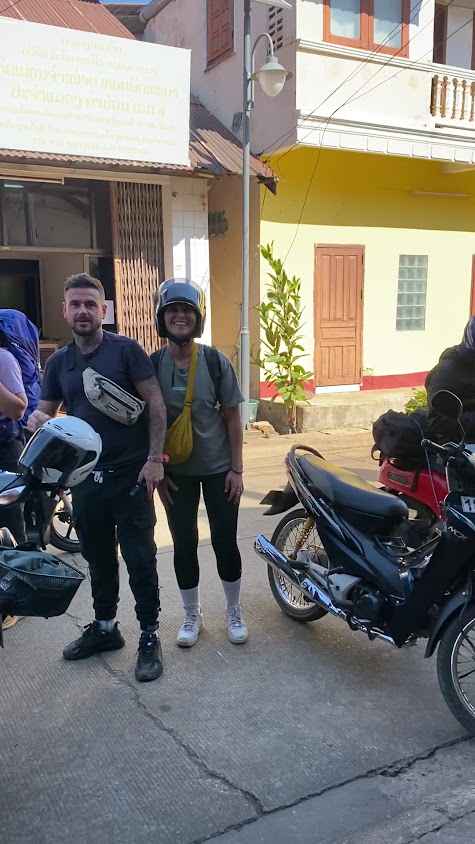 Win Win MotorBike For Rent Thakhek - 3